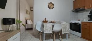 Kuchyň nebo kuchyňský kout v ubytování Comfy apartment near the port and the center of Volos