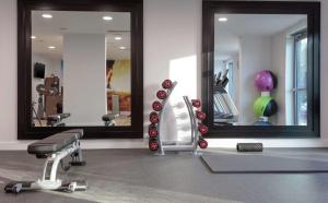 Fitness centrum a/nebo fitness zařízení v ubytování Hampton By Hilton Edinburgh Airport
