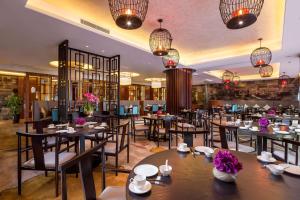 Restaurace v ubytování DoubleTree by Hilton Guangzhou Science City-Free Shuttle Bus Service During Canton Fair Period