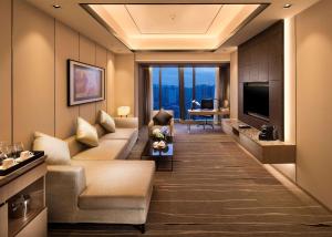 TV a/nebo společenská místnost v ubytování DoubleTree by Hilton Chongqing - Nan'an