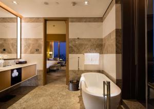 Koupelna v ubytování DoubleTree by Hilton Chongqing - Nan'an
