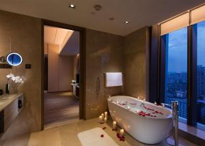 Koupelna v ubytování DoubleTree by Hilton Chongqing - Nan'an