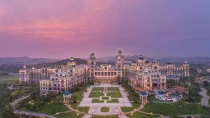 Hilton Dalian Golden Pebble Beach Resort