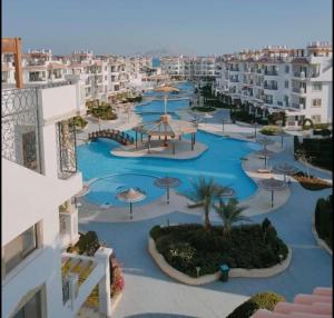 נוף של הבריכה ב-Sharm Hills Resort או בסביבה
