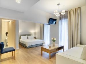 Cama o camas de una habitación en Phidias Piraeus Hotel