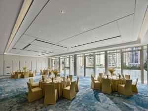 Restaurace v ubytování Hilton Foshan Shunde - Free Shuttle Bus to Canton Fair + 37 fotografií