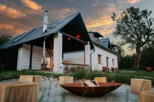 Vonkajšia záhrada v ubytovaní Nebesky 81