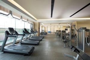 Fitness centrum a/nebo fitness zařízení v ubytování Hilton Zhongshan Downtown