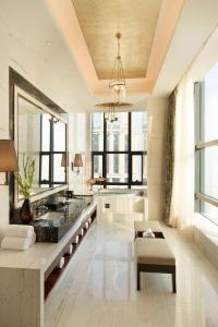 Posezení v ubytování Hilton Zhongshan Downtown
