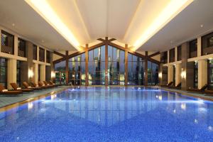 The swimming pool at or close to DoubleTree By Hilton Jiaxing