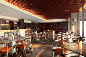 嘉兴希尔顿逸林酒店餐厅或其他用餐的地方