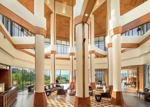 DoubleTree by Hilton Goa - Panaji的休息区