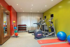Fitness centrum a/nebo fitness zařízení v ubytování Hilton Garden Inn Hanoi