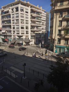 Charmant F1 pres tramway et plage