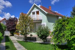 A garden outside Caty Vendégház