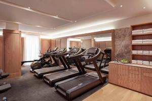Fitness centrum a/nebo fitness zařízení v ubytování Hilton Melbourne Little Queen Street