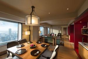 Гостиная зона в Hilton Osaka Hotel