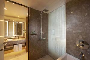 Ванная комната в Hilton Osaka Hotel