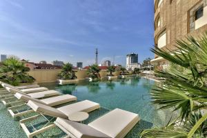 Bazén v ubytování Hilton Da Nang nebo v jeho okolí
