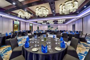 Hilton Da Nang餐厅或其他用餐的地方