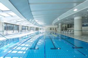 Bazén v ubytování Hilton Tokyo Narita Airport nebo v jeho okolí