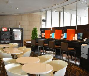 TV a/nebo společenská místnost v ubytování Hilton Tokyo Narita Airport