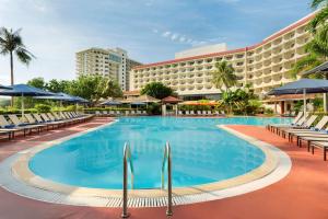 Bazén v ubytování Hilton Guam Resort & Spa nebo v jeho okolí