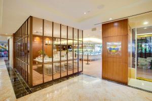 Postel nebo postele na pokoji v ubytování Hilton Guam Resort & Spa