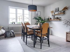 Holiday home Bindslev XVI的休息区