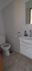 Ein Badezimmer in der Unterkunft Duplex cómodo y elegante zona alta de Mendoza