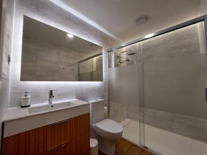 Koupelna v ubytování Angra Heritage - City Center Hostel + 32 fotografií