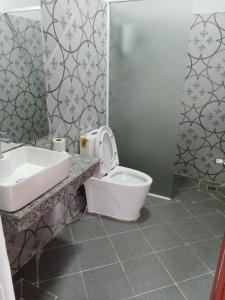 Ванная комната в Domnak Teuk Chhou