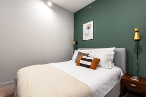 芝加哥Loop 1BR w Fitness center nr W Loop the L CHI-194的相册照片