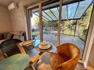 Posedenie v ubytovaní Apartament z ogródkiem