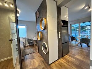 Kuchyňa alebo kuchynka v ubytovaní Apartament z ogródkiem