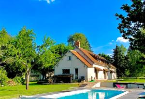 Πισίνα στο ή κοντά στο Longère normande, parc, piscine.