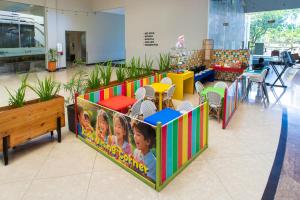 Aston Cirebon Hotel and Convention Center的儿童俱乐部