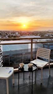 Fotografie z fotogalerie ubytování Sunset View 1BR @ Bahamas Tower - Azure Urban Resort Residences v destinaci Manila