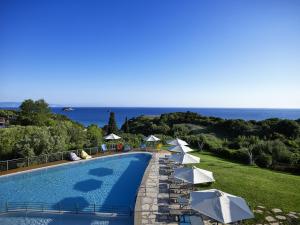 Bazén v ubytování Leivatho Hotel nebo v jeho okolí