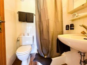 Vannituba majutusasutuses Panorama apartment for 2 near Zermatt with parking!