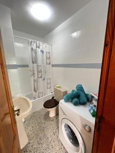 Kúpeľňa v ubytovaní VV_CMBAJAMAR + 33 fotografií