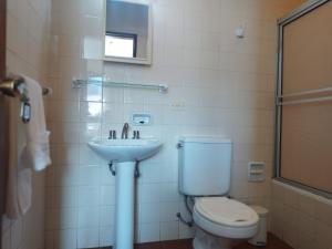 Koupelna v ubytování Hotel RustiCall + 14 fotografií