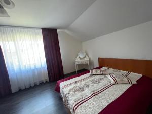 Photo de la galerie de l'établissement G&A Hunedoara Apartment, à Hunedoara 15 autres photos