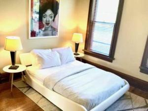 מיטה או מיטות בחדר ב-Frankfort 2 (V2)
