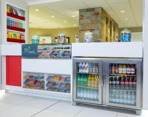 Supermercado ou outras lojas nos arredores do hotel
