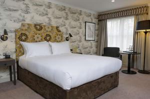 Postel nebo postele na pokoji v ubytování DoubleTree by Hilton York