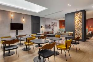 Μια τηλεόραση ή/και κέντρο ψυχαγωγίας στο Canopy By Hilton Paris Eiffel Tower