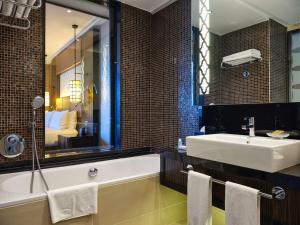 Koupelna v ubytování Hilton Baku
