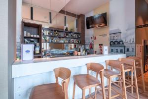 汉普顿希尔顿华沙莫克托酒店 酒廊或酒吧区