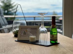 Nápoje v ubytování FeWo Längl -Waldluft- mit Pool und Sauna im Allgäu